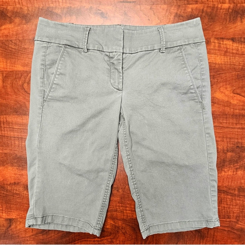 LOFT Ann Taylor Bermuda Shorts Womens 0 Olive Green Stretch Chino Casual